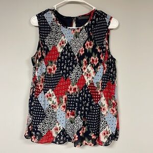 Super cute Suzy Shier Brand Red & Blues Floral Print Top, S/P, could fit medium